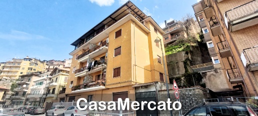 Foto Appartamento in Via Roma, Rocca di Papa Centro di 101 m² in vendita