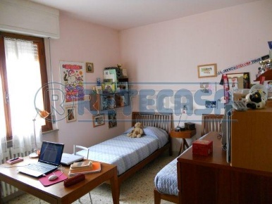 Foto Appartamento a Ponsacco di 118 m² con 4 locali in vendita