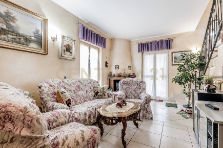 Foto Villa unifamiliare in VIA NAPOLI, Fiano Romano di 220 m² con 6 locali