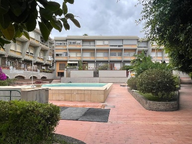 Foto Appartamento a Aci Castello Centro di 150 m² con 4 locali in vendita