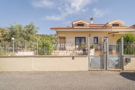 Foto Villa unifamiliare in Via delle Calcare 22, Rocca di Papa Centro