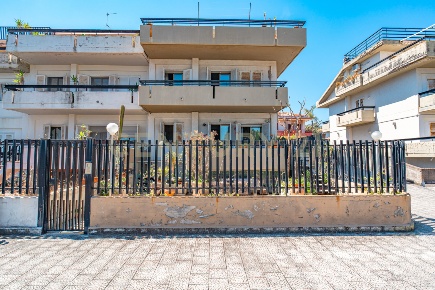 Foto Villa unifamiliare in Via G. Pezzana 9, Aci Castello Centro di 270 m²