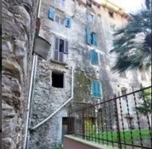 Foto Appartamento in Vico Baciciui 4, Ventimiglia Centro Città di 69 m²