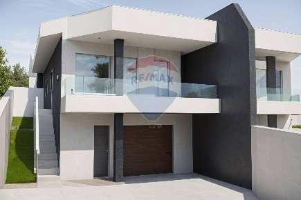 Foto Appartamento a Ardea Nuova Florida di 115 m² con 4 locali in vendita