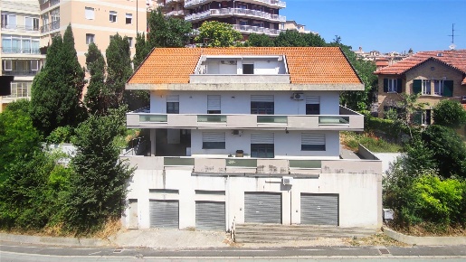 Foto Villa unifamiliare in viale Europa 66, Chieti Chieti Città di 479 m²