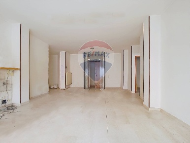 Foto Appartamento in Piazza Dante, Valdagno Centro di 211 m² con 6 locali