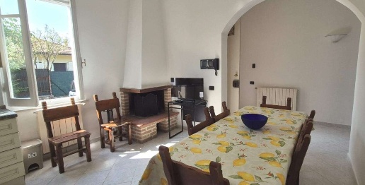 Foto Villa unifamiliare a Massa Valenzatico di 140 m² con 5 locali