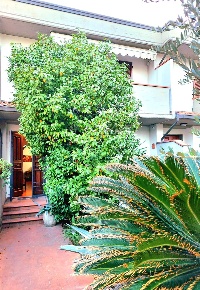 Foto Villa a schiera in via ligure snc, Prato Galciana di 176 m² in vendita