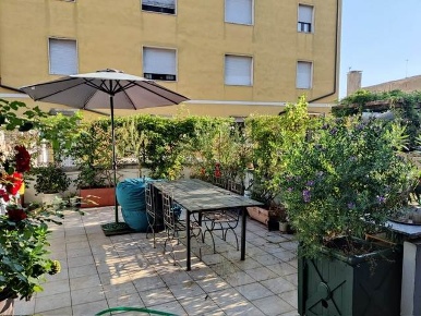 Foto Appartamento in via dei Savonarola  242, Padova di 74 m² con 4 locali