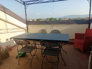 Foto Appartamento a Agliana Centro di 116 m² con 5 locali in vendita
