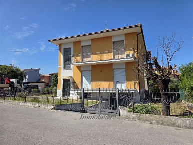 Foto Villa unifamiliare in VIA AGELLO, Desenzano del Garda Rivoltella