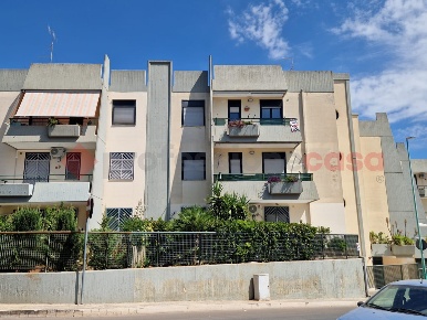 Foto Appartamento in Via Marconi 27, Adelfia di 90 m² con 3 locali
