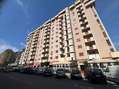 Foto Appartamento in Via Pacinotti 94, Palermo in vendita