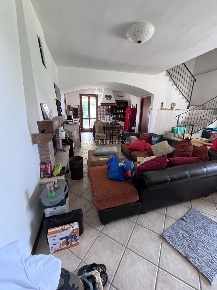 Foto Villa bifamiliare a Orio Litta di 200 m² con 5 locali in vendita