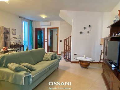 Foto Villa a schiera in VIA NONNI, Faenza di 200 m² con 6 locali in vendita