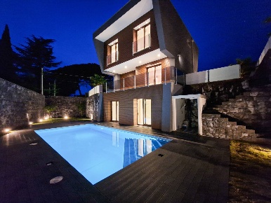 Foto Villa singola in Corso Ara Di Giove, Pedara Centro di 200 m²