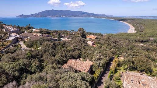 Foto Villa singola in Via delle Ginestre, Orbetello Ansedonia di 312 m²
