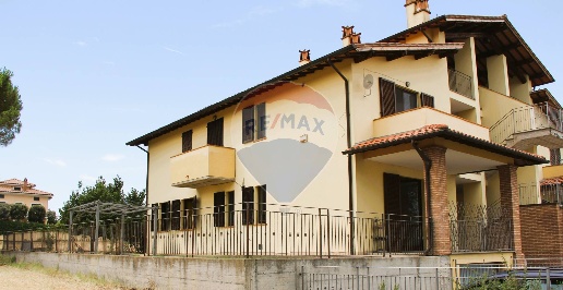 Foto Appartamento in Via Cristoforo  Colombo, Castiglione del Lago