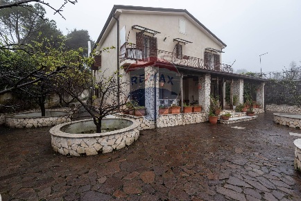 Foto Villa singola in Via Rosario Livatino, Pedara Centro di 225 m²