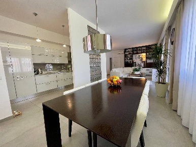 Foto Appartamento in Via, Orbetello Centro di 127 m² con 8 locali