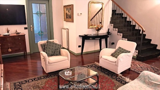 Foto Villa a schiera in VIA KENNEDY, Fiorenzuola d'Arda di 180 m²
