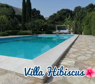 Foto Villa unifamiliare a Castellammare del Golfo di 224 m² con 10 locali