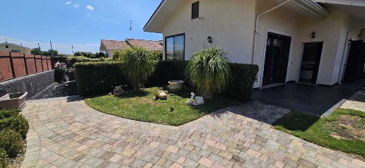 Foto Villa unifamiliare a Pedara Centro di 170 m² con 5 locali in vendita