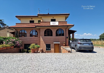 Foto Villa bifamiliare in Via Trasimeno, Castiglione del Lago Panicarola