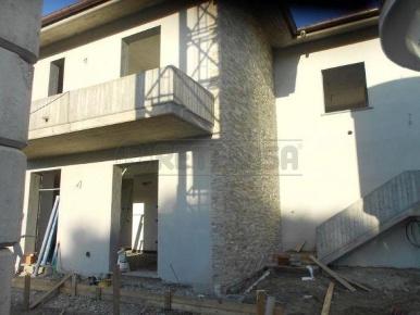Foto Villa a schiera a Santa Croce sull'Arno di 150 m² con 5 locali