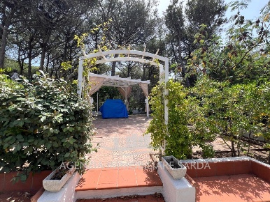 Foto Villa unifamiliare a Sorso di 91 m² con 6 locali in vendita
