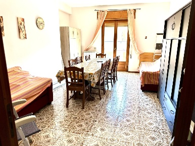 Foto Appartamento a Riposto Centro di 92 m² con 3 locali in vendita