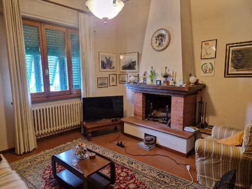 casa indipendente in vendita a Carmignano