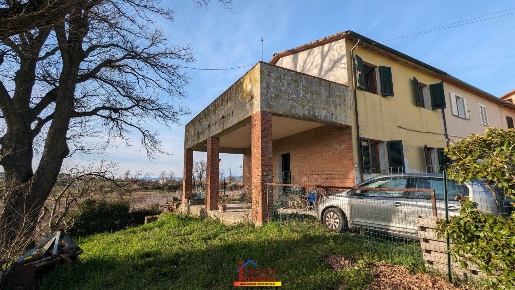 Foto Appartamento a Vinci di 160 m² con 7 locali in vendita