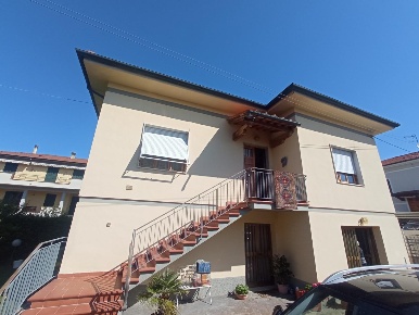 Foto Casa indipendente a Santa Croce sull'Arno Centro di 150 m² in vendita