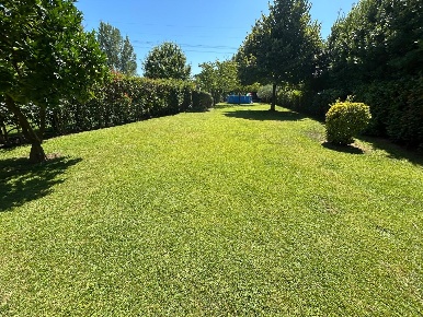 Foto Villa bifamiliare a Montelupo Fiorentino Centro di 200 m² con 5 locali