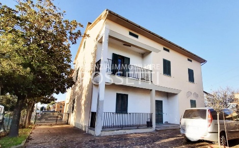 Foto Casa indipendente a Santa Croce sull'Arno Centro di 230 m² in vendita