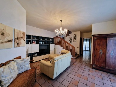 Foto Villa a schiera a Santa Croce sull'Arno Centro di 160 m² con 6 locali