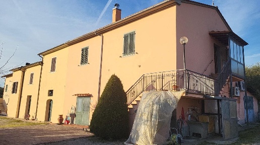 Foto Appartamento a Vinci Centro di 200 m² con 6 locali in vendita