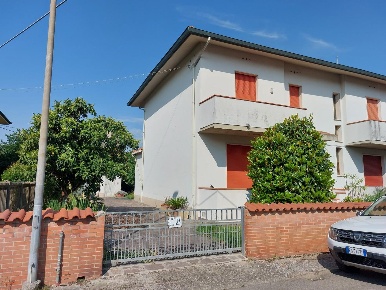 Foto Villa bifamiliare a Santa Croce sull'Arno Centro di 170 m² in vendita