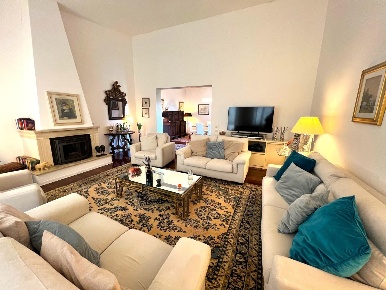 Foto Villa unifamiliare a Montelupo Fiorentino di 200 m² con 6 locali