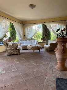 Foto Villa unifamiliare a Santa Croce sull'Arno Centro di 450 m² in vendita
