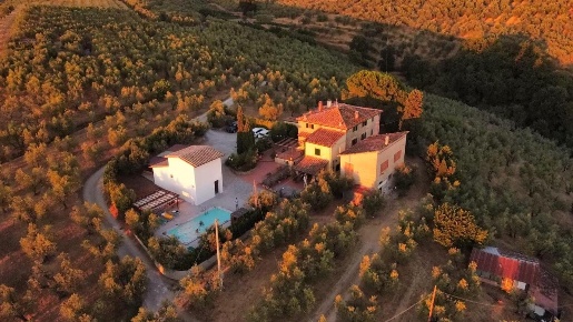 Foto Appartamento a Vinci di 180 m² con 8 locali in vendita