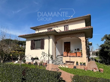 Foto Villa unifamiliare a Castiglione del Lago Contrada Mulino di 230 m²