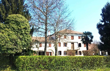 Foto Villa unifamiliare a Campodarsego Centro di 432 m² con 9 locali