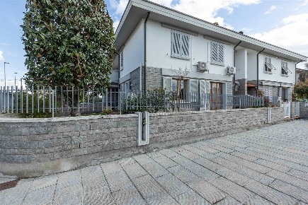 Foto Villa a schiera a Santa Croce sull'Arno Centro di 140 m² con 5 locali