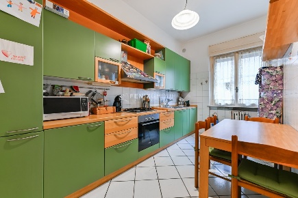 Foto Appartamento in Via dei Fiori 8, Opera Centro di 72 m² con 2 locali