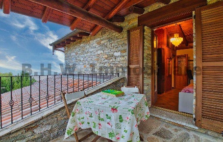 Foto Appartamento a Luino di 133 m² con 4 locali in vendita