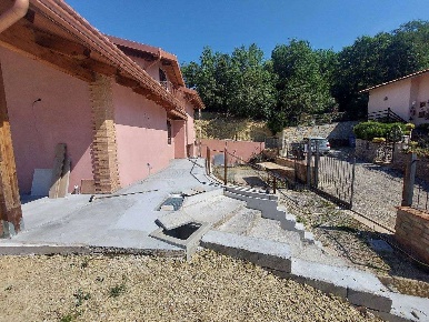 Foto Villa unifamiliare a Magione di 190 m² con 6 locali in vendita
