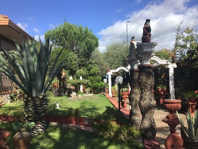 Foto Villa unifamiliare a Pedara Centro di 150 m² con 7 locali in vendita