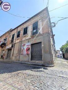 Foto Appartamento a Taurianova Centro di 160 m² con 10 locali in vendita